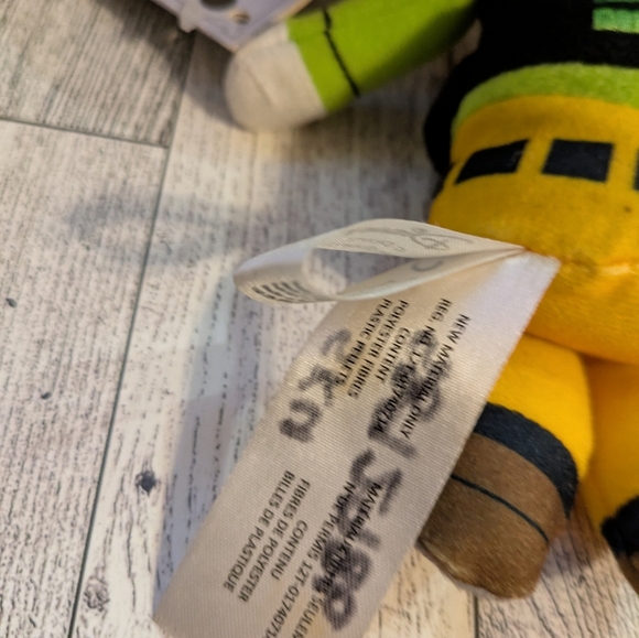 Disney Goofy Plush Toy - Black, Green, Yellow, Orange - Picture 5 of 6